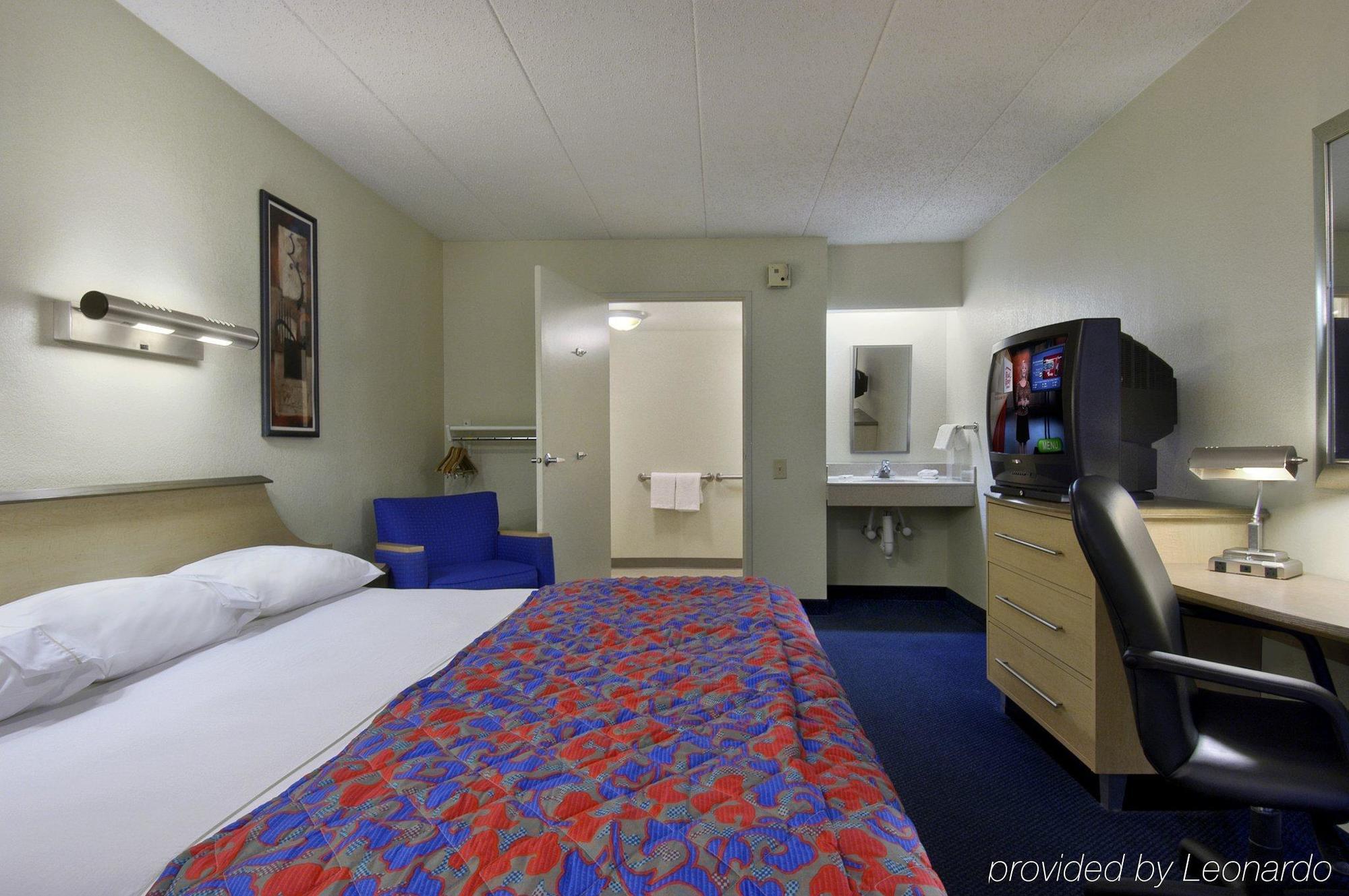 Red Roof Inn Columbus West - Hilliard New Rome Eksteriør billede